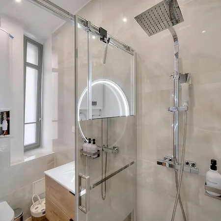 Apartment New 2 Bed 2 Bath Ac Palais 8 Min Walk *