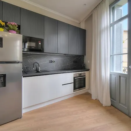 New 2 Bed 2 Bath Ac Palais 8 Min Walk Апартаменты *