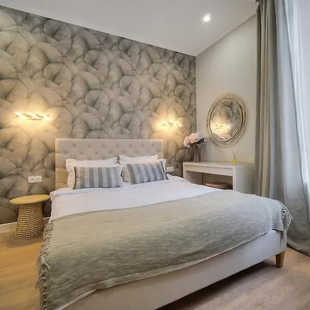 New 2 Bed 2 Bath Ac Palais 8 Min Walk